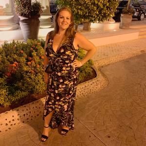 Meet your Posher, Cassandra